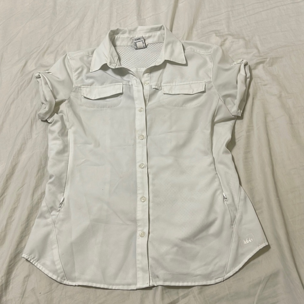 REI Small Athletic Button down